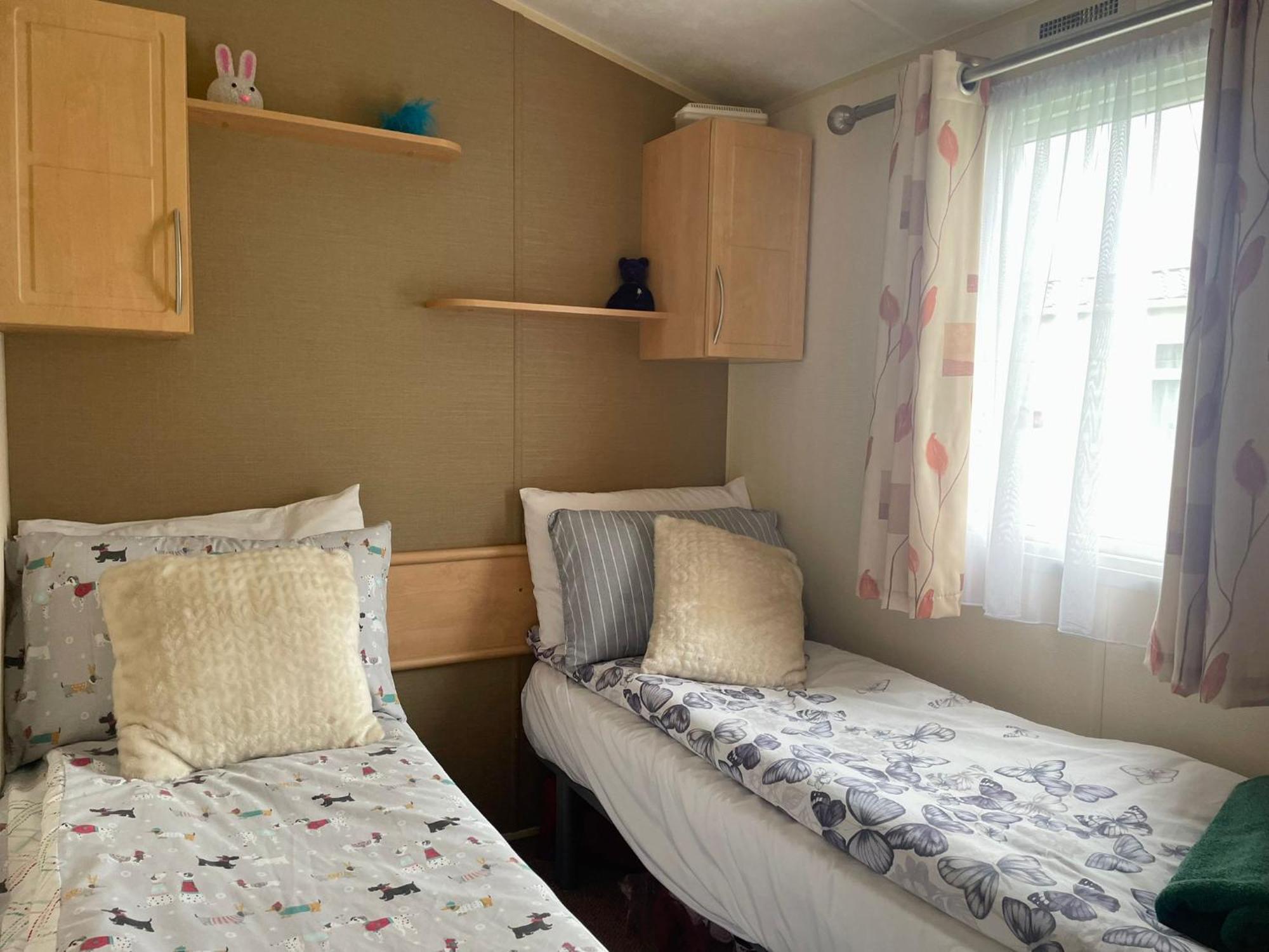 Cosy 3 Bedroom Caravan, South Cerney Exterior photo