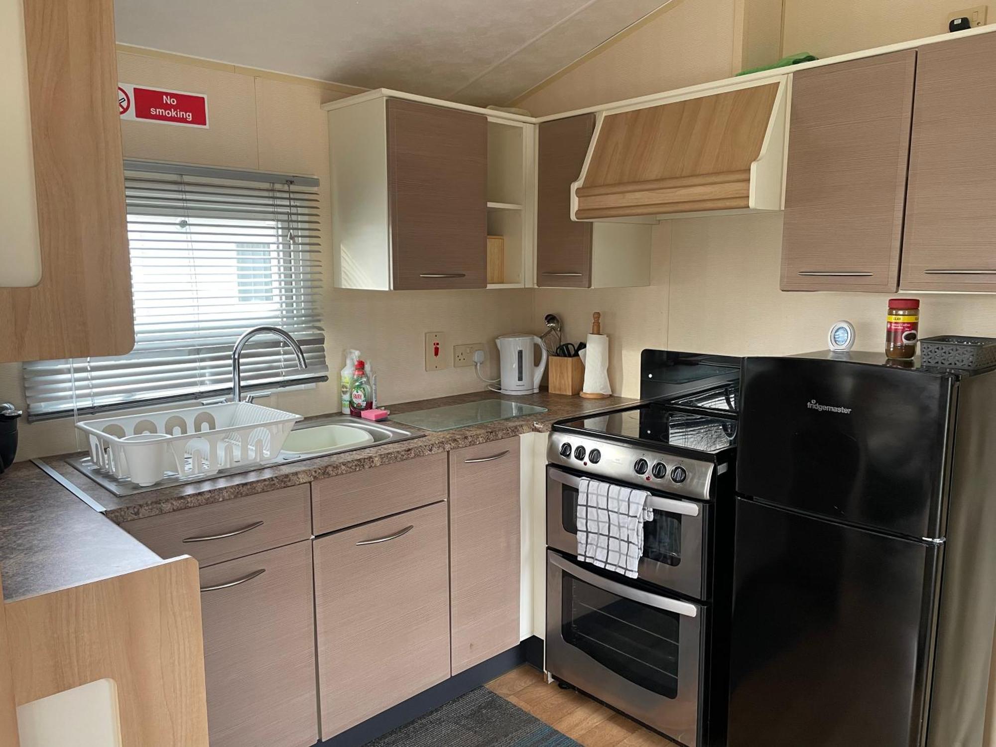 Cosy 3 Bedroom Caravan, South Cerney Exterior photo