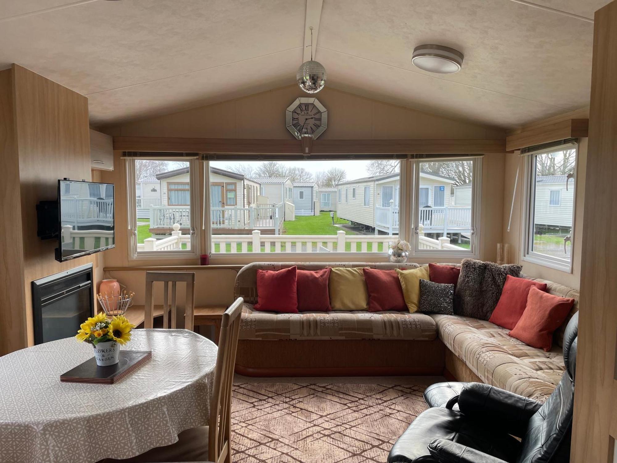 Cosy 3 Bedroom Caravan, South Cerney Exterior photo